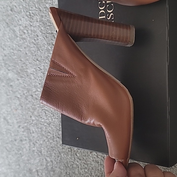 Sz 6.5 tan leather Mules - Picture 2 of 4